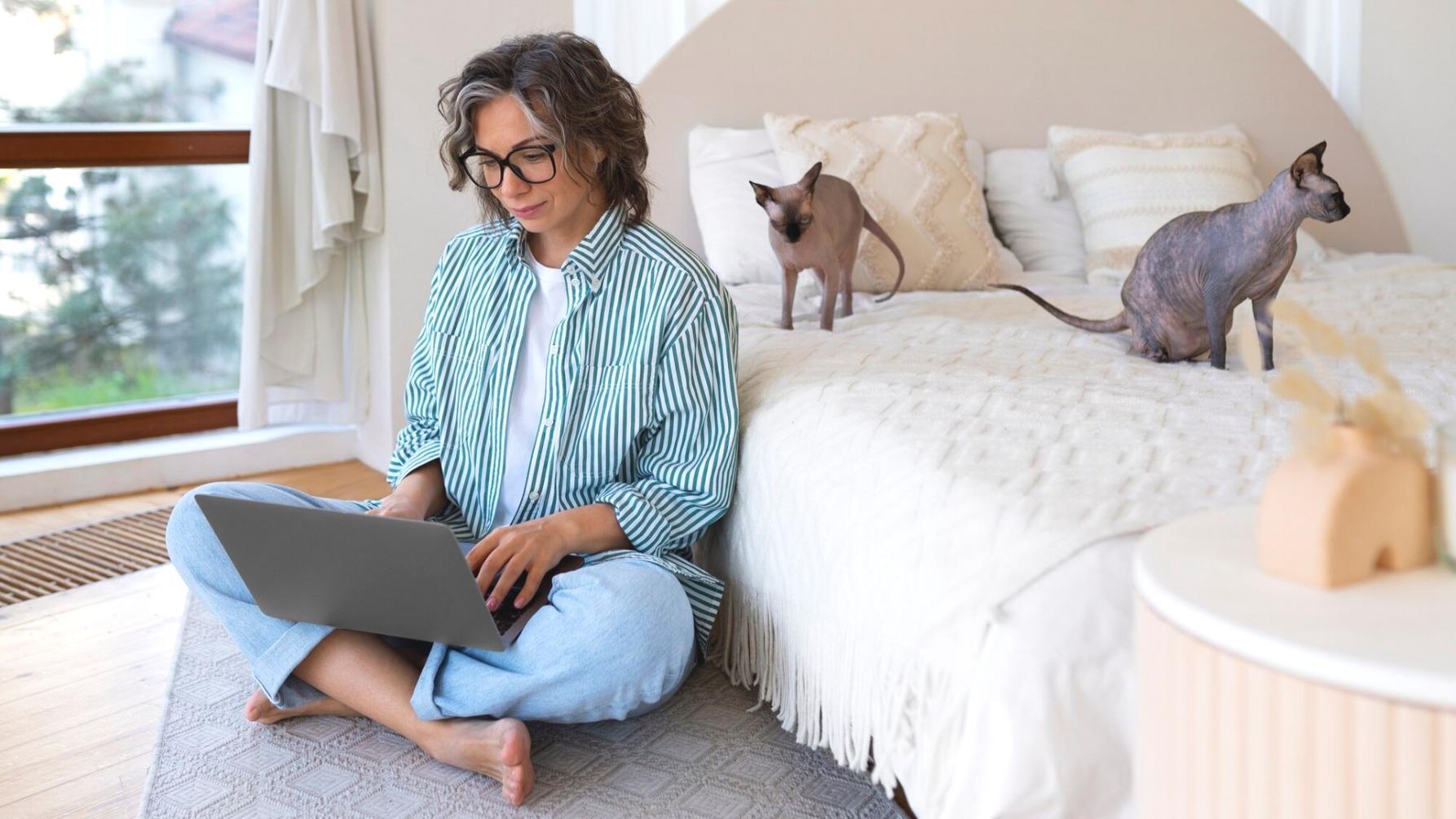 Calculatrice et graphiques sur un bureau moderne